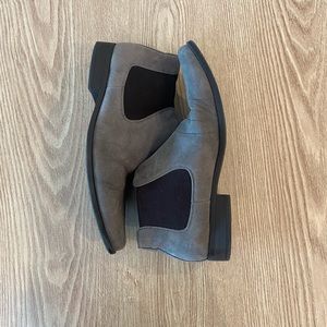 Mens grey ASOS Chelsea boots, size 8